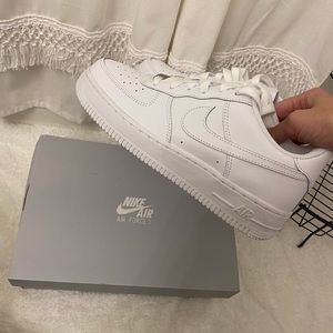 Nike Air Force one GS 5.5
